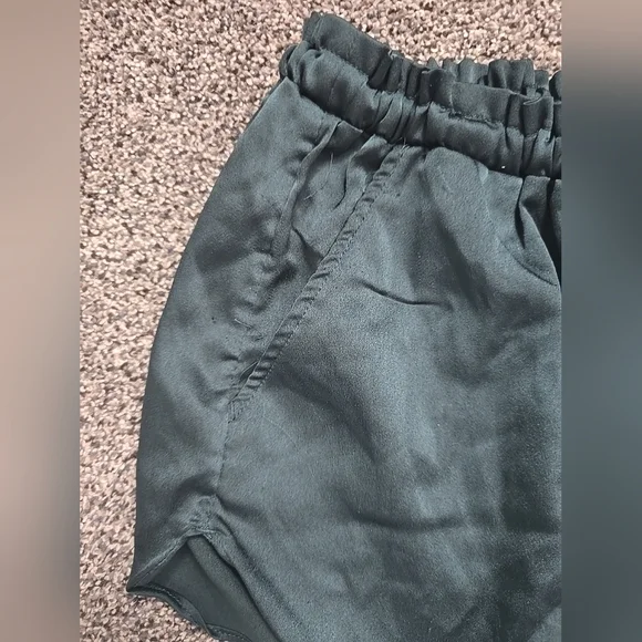 Abercrombie & Fitch Sleep Shorts Womens X Small, Silky, Soft, Black & Dark Green - Picture 8 of 11